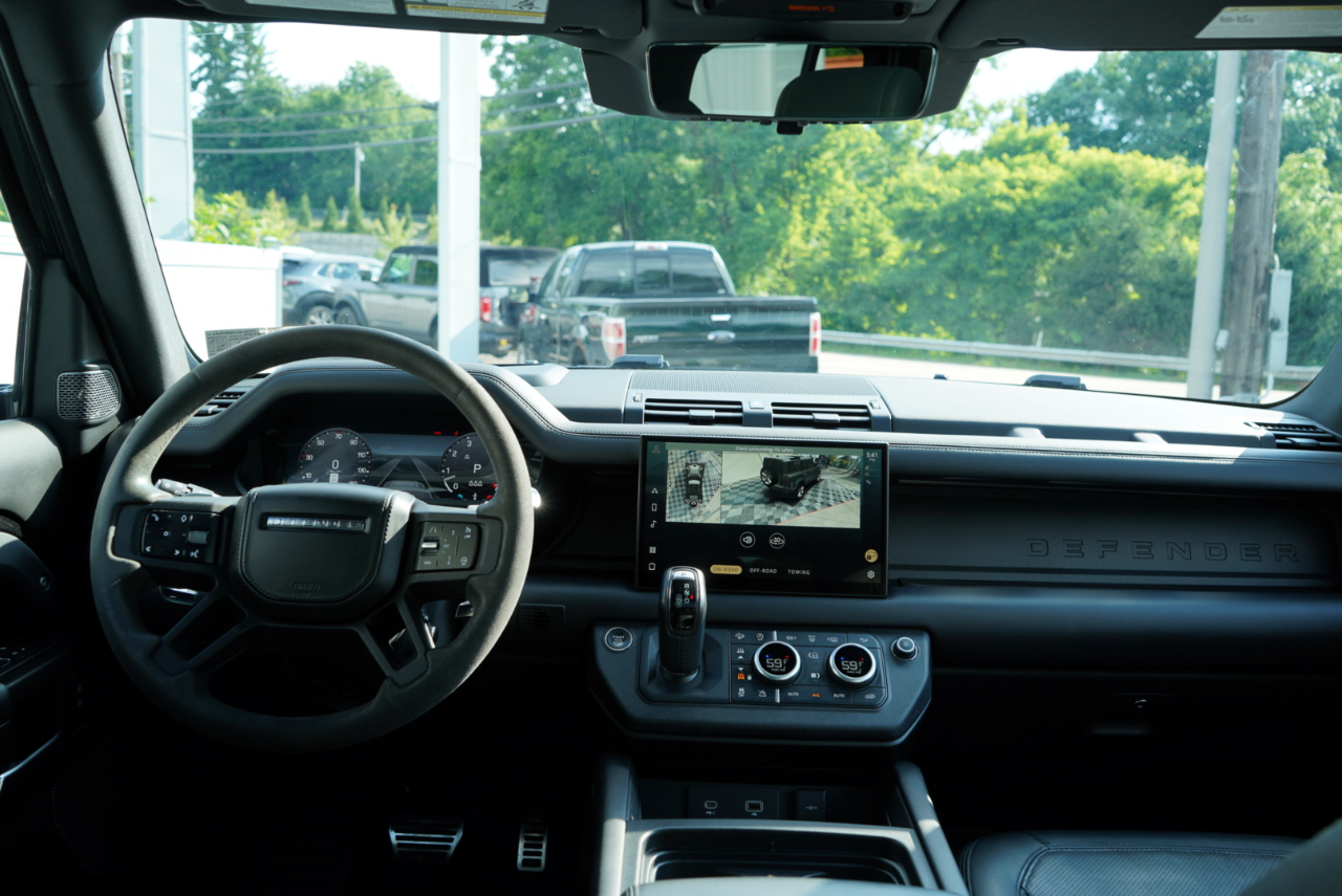 Land Rover Defender 110 AWD 2023