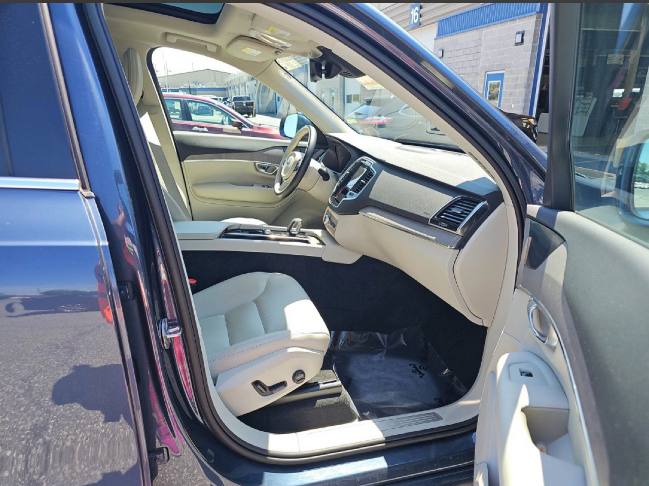 Volvo XC90 B6 AWD Plus 7P 2023