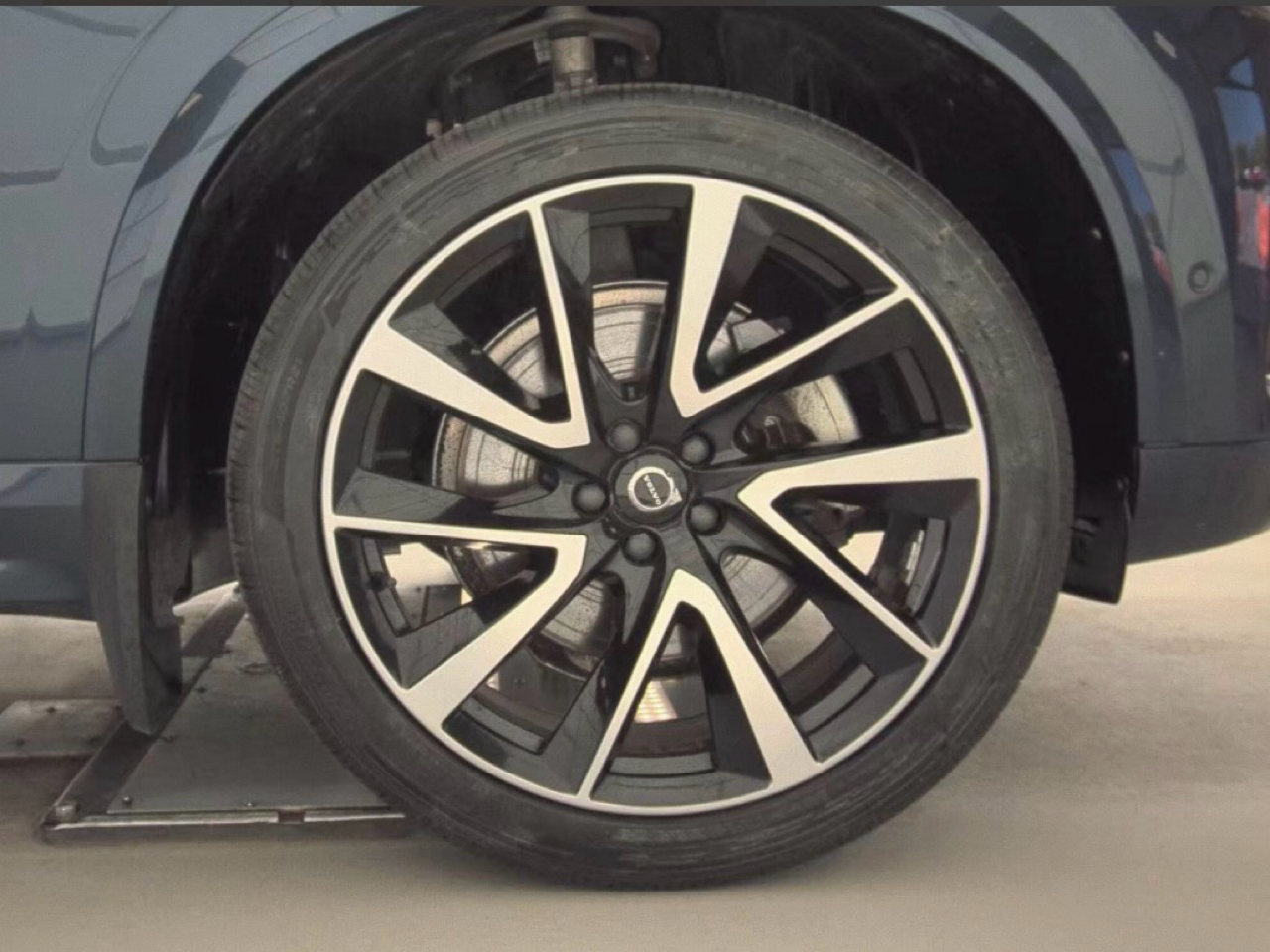 Volvo XC90 B6 AWD Plus 7P 2023