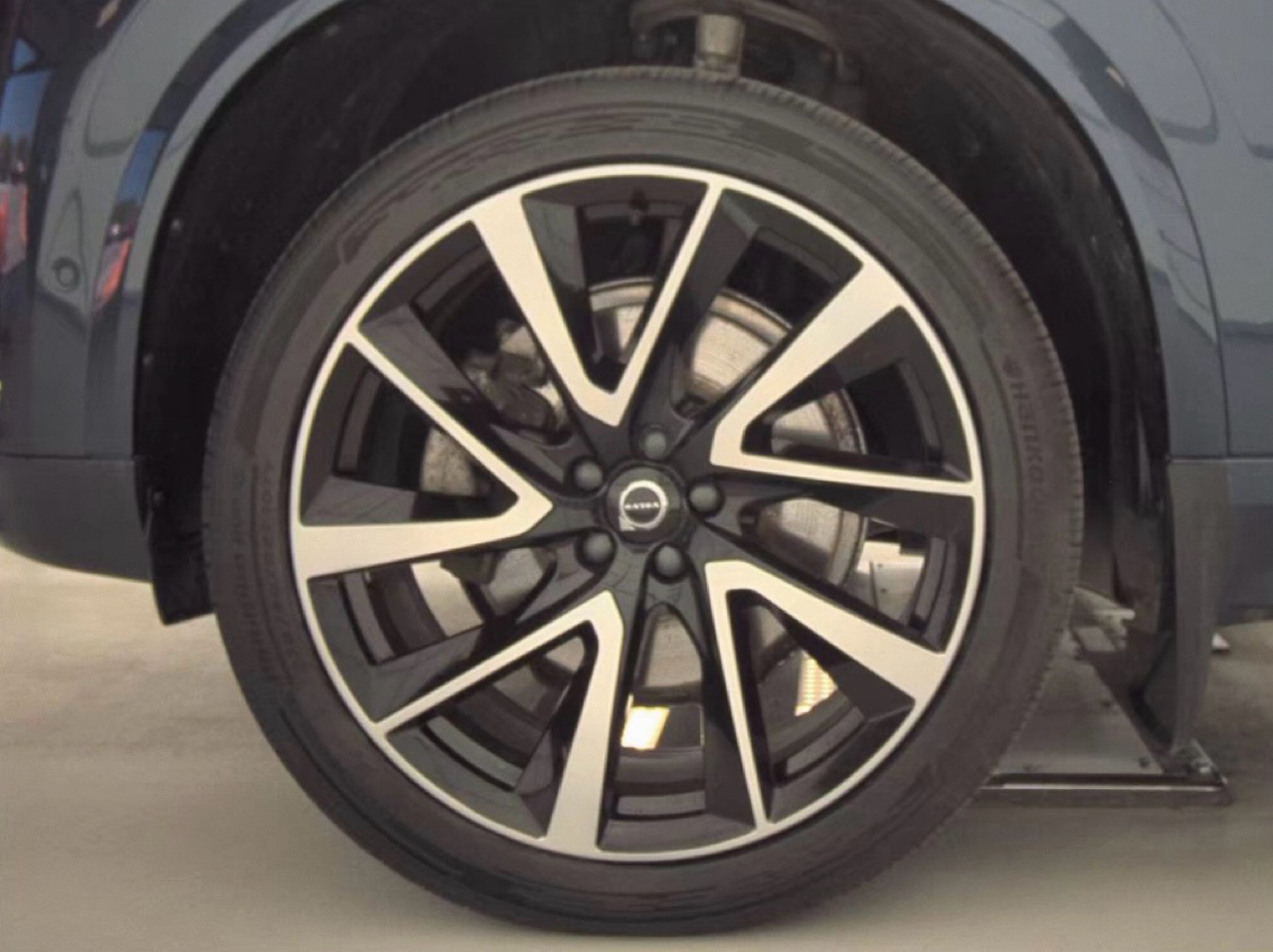 Volvo XC90 B6 AWD Plus 7P 2023