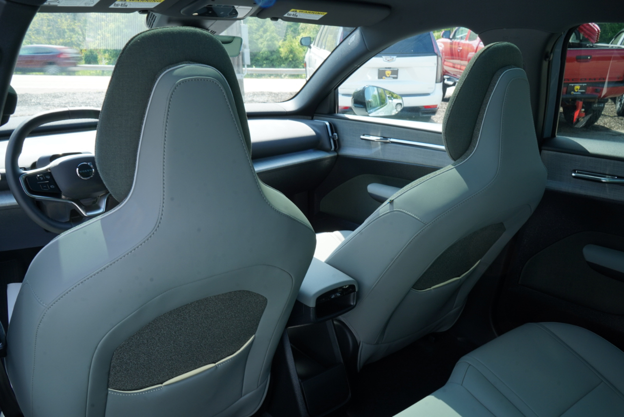 Volvo EX30 Twin Motor AWD Ultra 2026