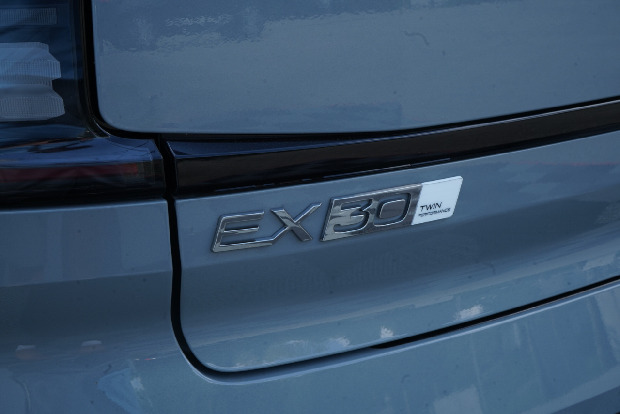 Volvo EX30 Twin Motor AWD Ultra 2026