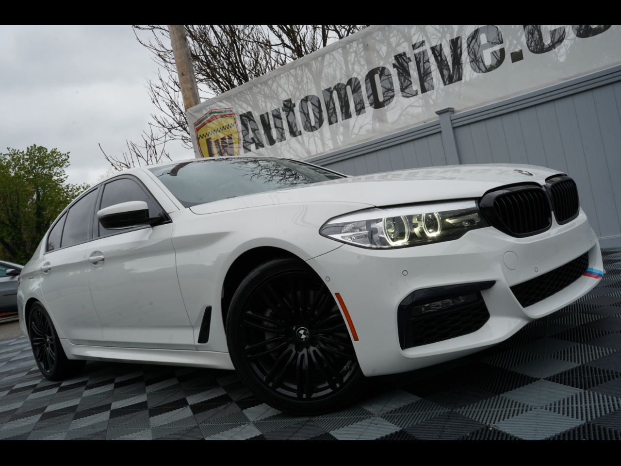 2019 BMW 5 Series 540i xDrive Sedan's photo