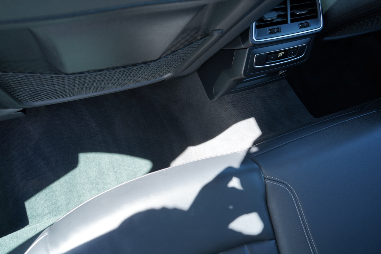 Audi A6 Sedan Premium Plus 55 TFSI quattro 2024