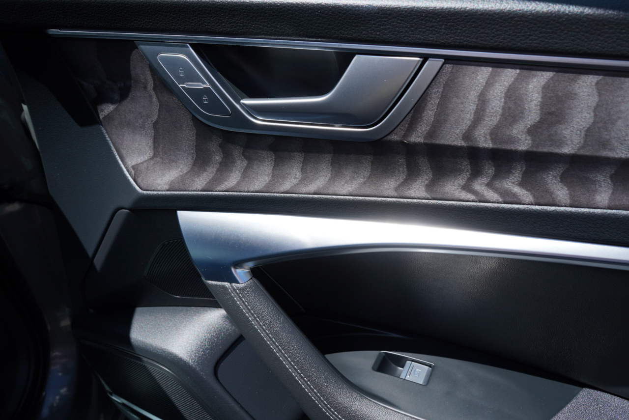 Audi A6 Sedan Premium Plus 55 TFSI quattro 2024