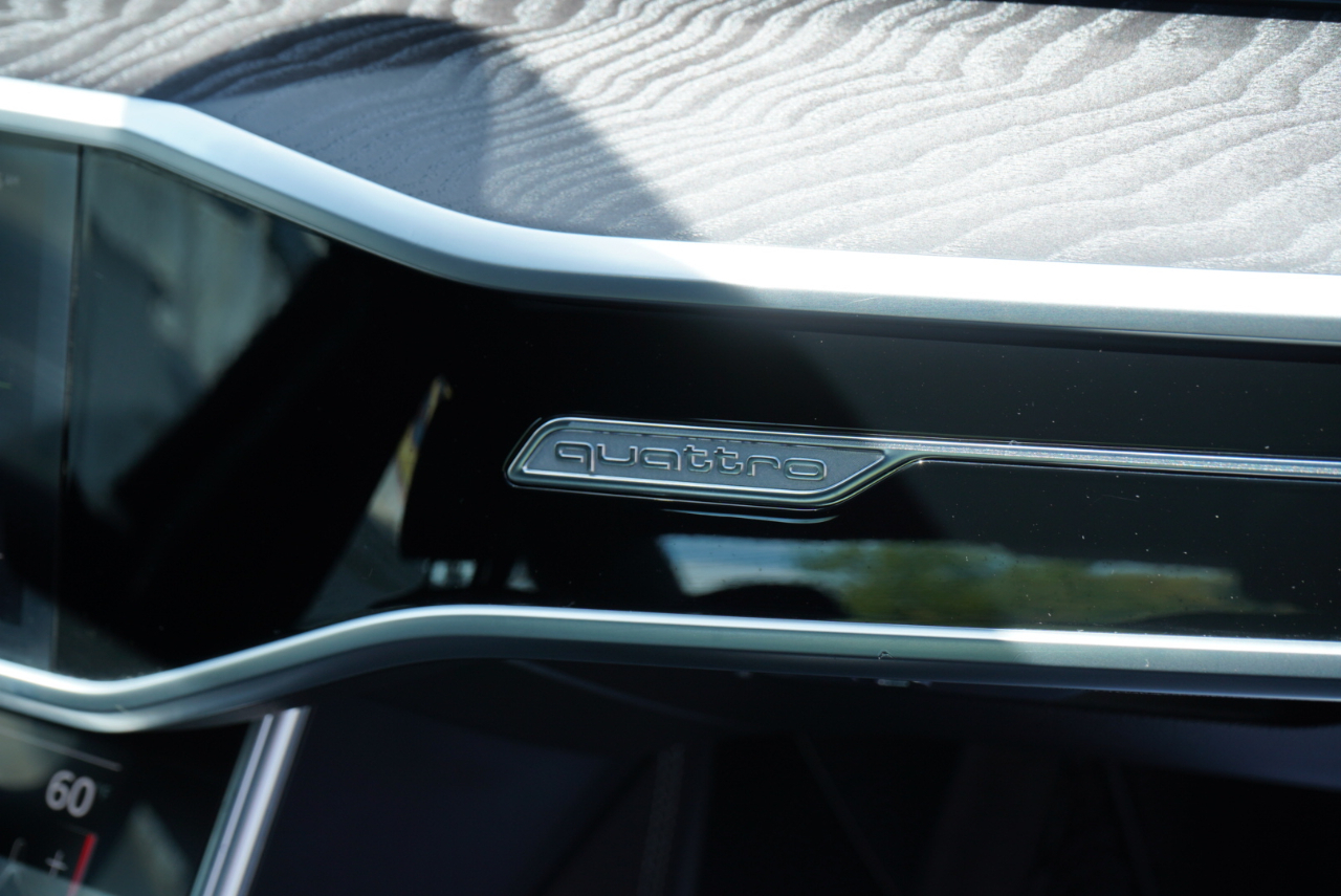 Audi A6 Sedan Premium Plus 55 TFSI quattro 2024