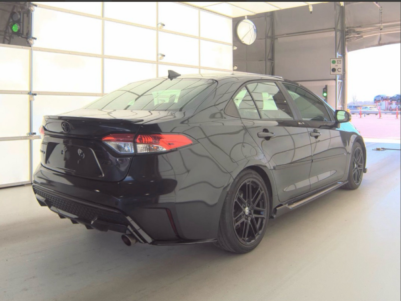 Toyota Corolla SE Nightshade CVT (Natl) 2022