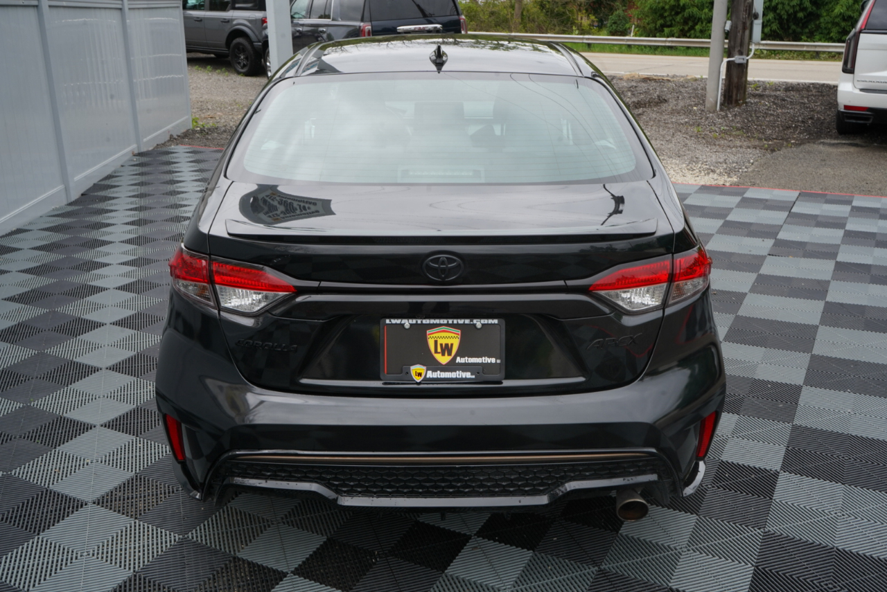 Toyota Corolla SE Nightshade CVT (Natl) 2022