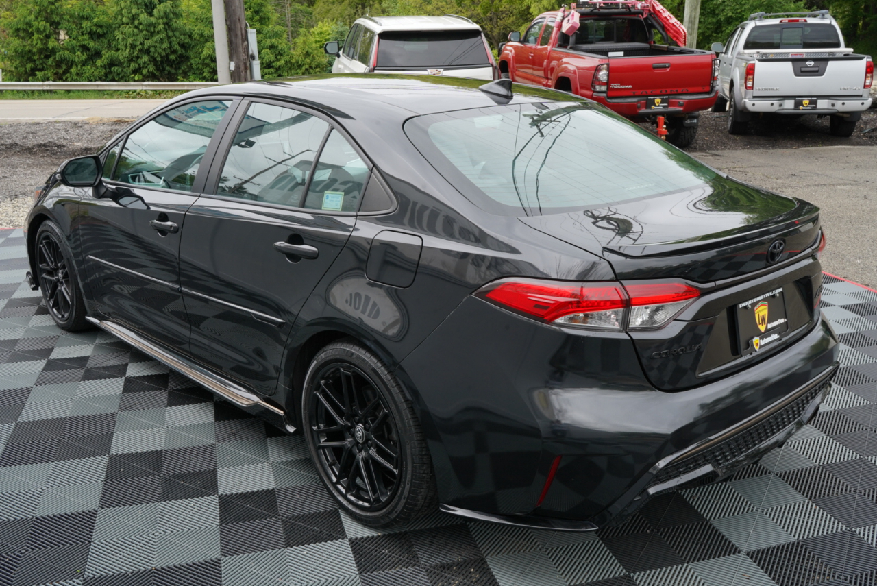 Toyota Corolla SE Nightshade CVT (Natl) 2022