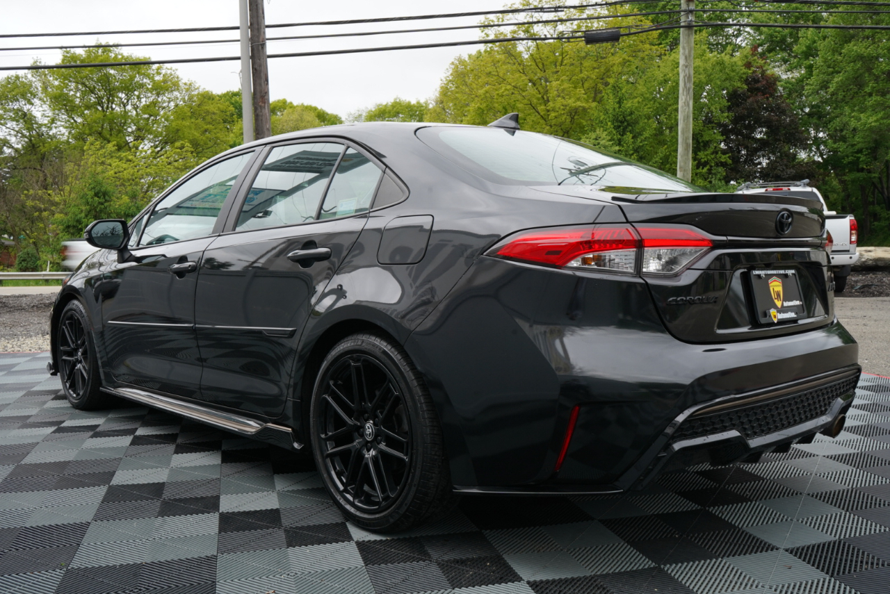 Toyota Corolla SE Nightshade CVT (Natl) 2022
