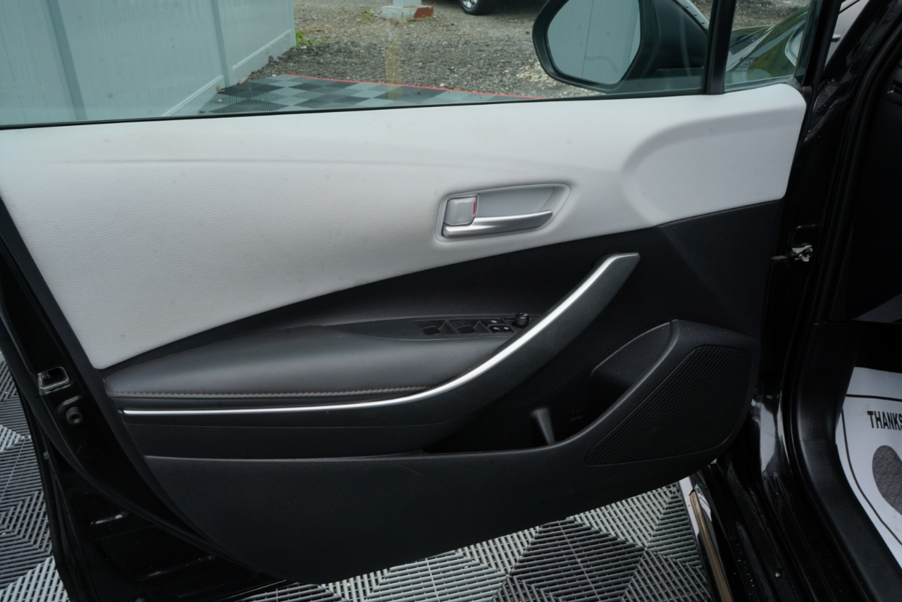 Toyota Corolla SE Nightshade CVT (Natl) 2022