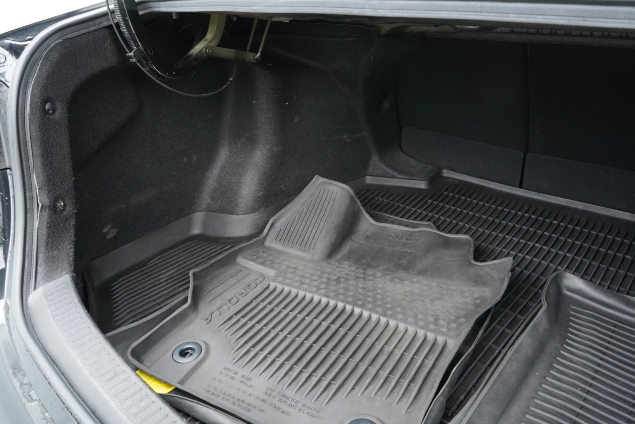Toyota Corolla SE Nightshade CVT (Natl) 2022