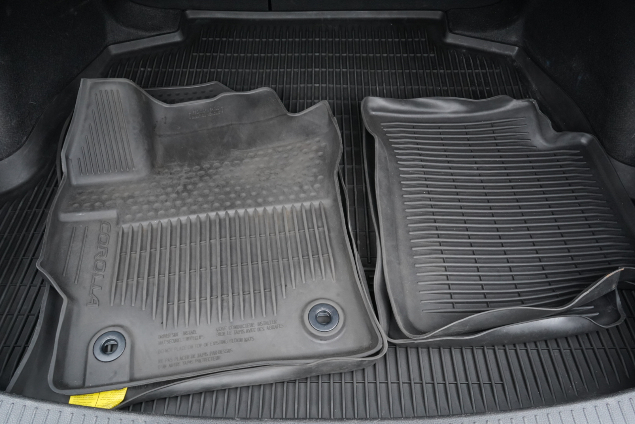 Toyota Corolla SE Nightshade CVT (Natl) 2022
