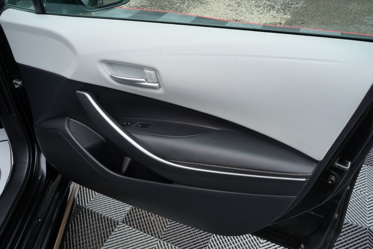 Toyota Corolla SE Nightshade CVT (Natl) 2022