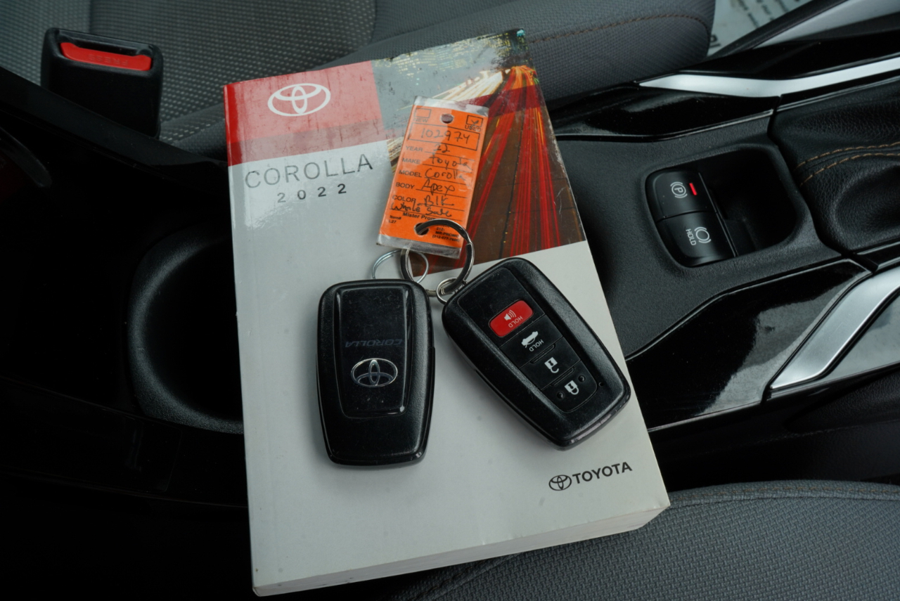 Toyota Corolla SE Nightshade CVT (Natl) 2022