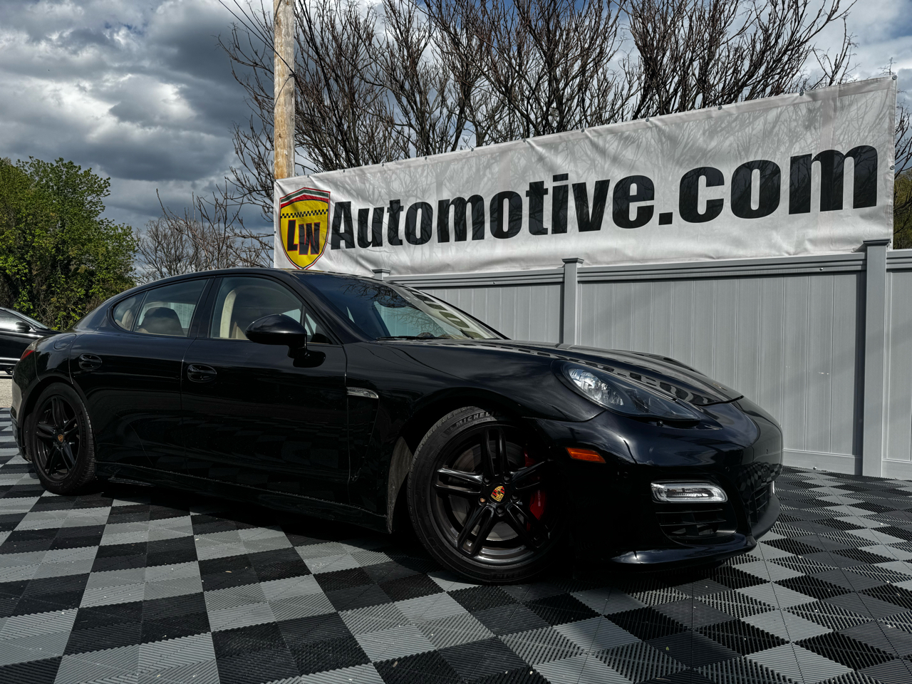 Porsche Panamera 4dr HB GTS 2013