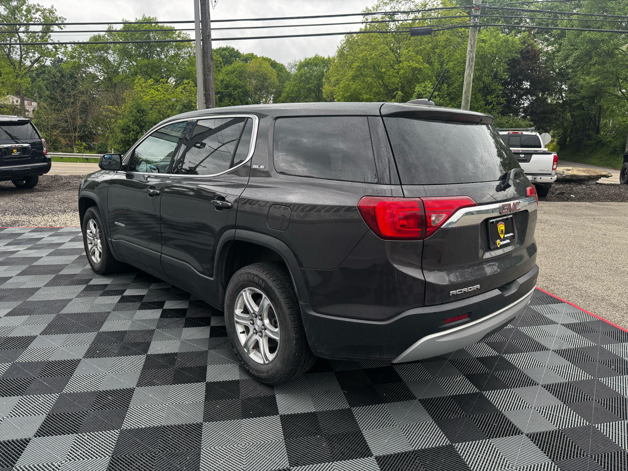 GMC Acadia FWD 4dr SLE w/SLE-1 2019