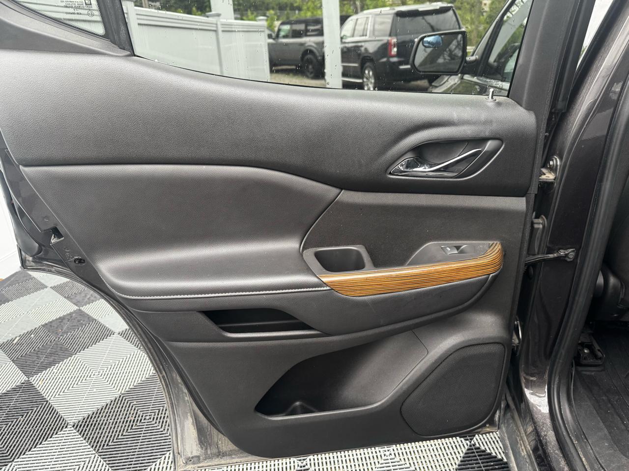 GMC Acadia FWD 4dr SLE w/SLE-1 2019