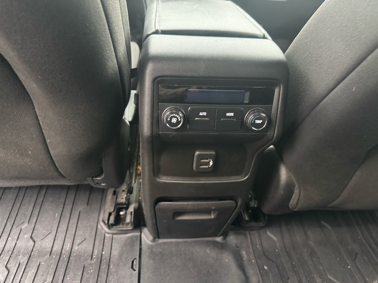 GMC Acadia FWD 4dr SLE w/SLE-1 2019