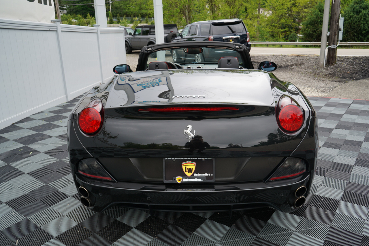 Ferrari California 2dr Conv 2010