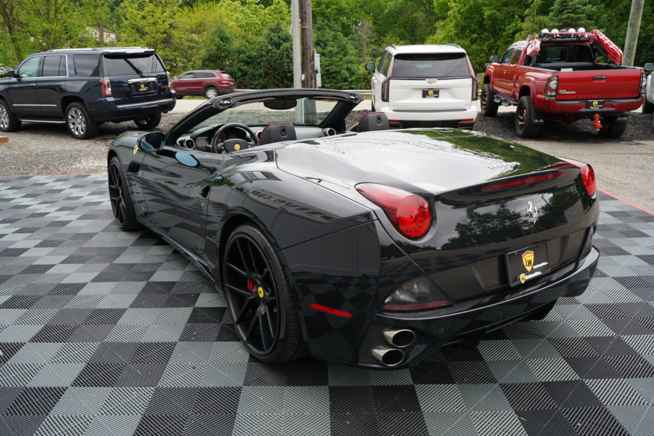 Ferrari California 2dr Conv 2010