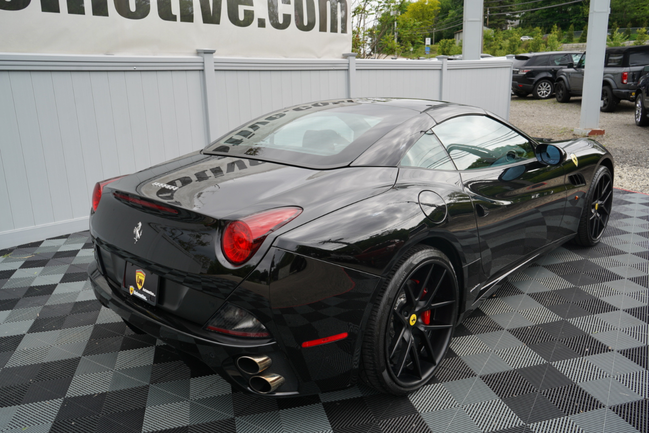Ferrari California 2dr Conv 2010