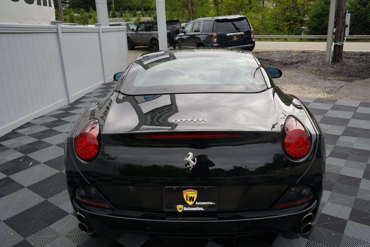 Ferrari California 2dr Conv 2010