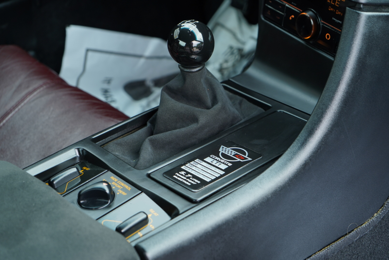 Chevrolet Corvette 2dr Coupe Hatchback 1993