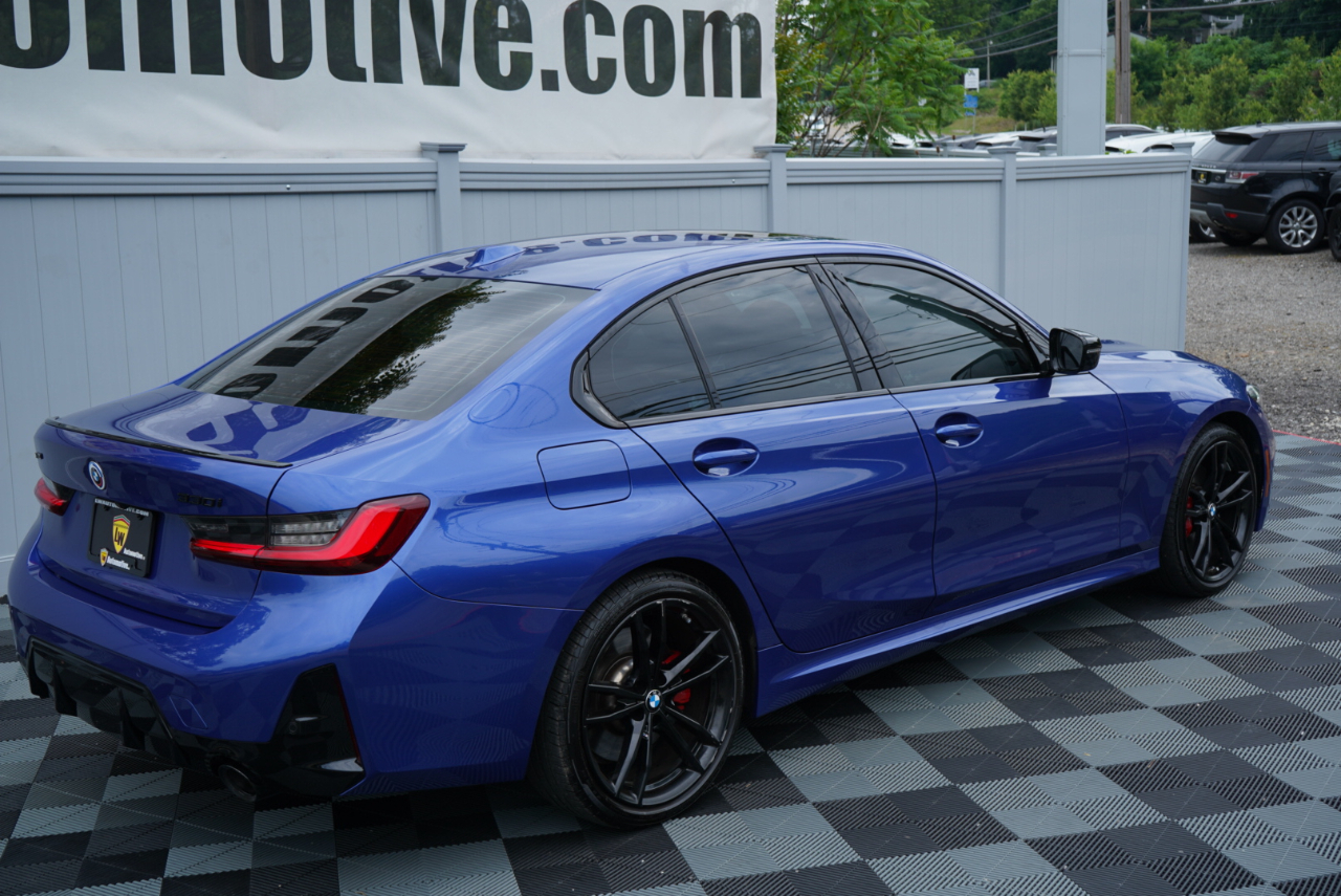 BMW 3 Series 330i xDrive Sedan 2023