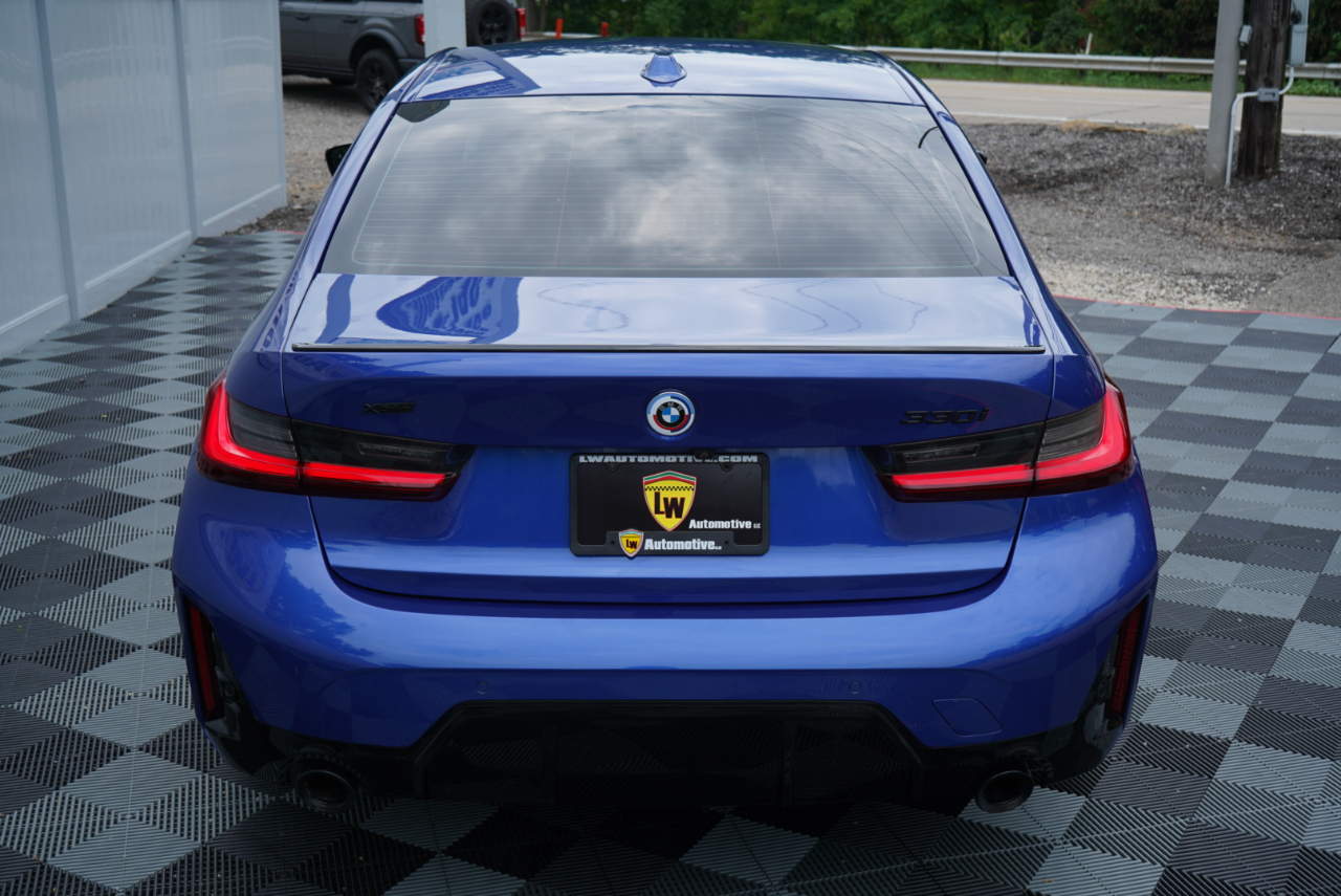 BMW 3 Series 330i xDrive Sedan 2023