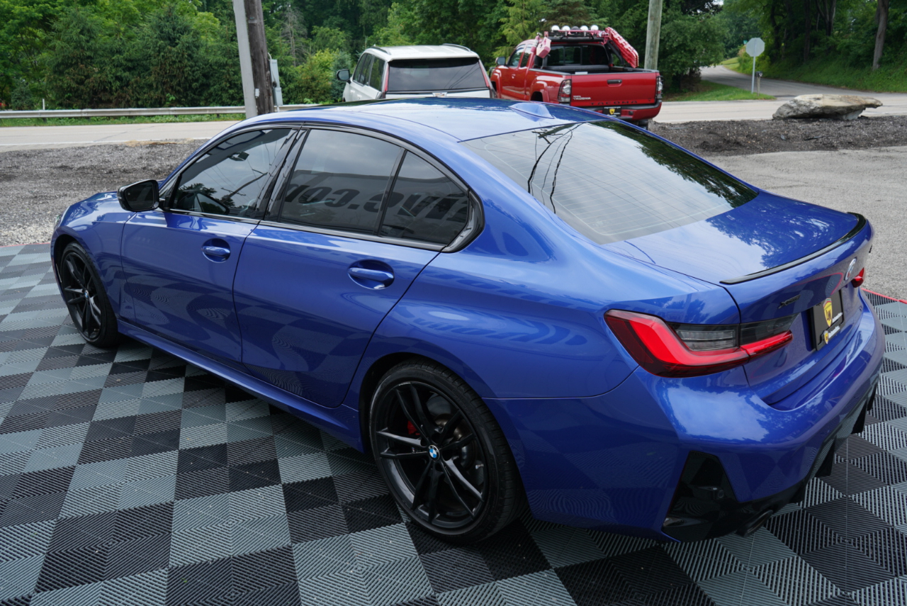 BMW 3 Series 330i xDrive Sedan 2023