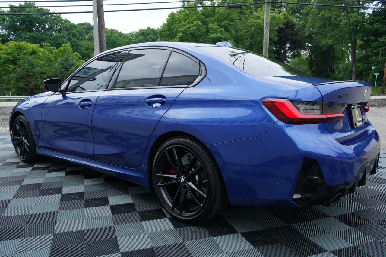 BMW 3 Series 330i xDrive Sedan 2023
