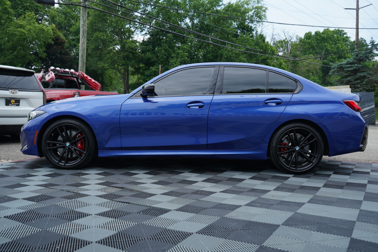 BMW 3 Series 330i xDrive Sedan 2023