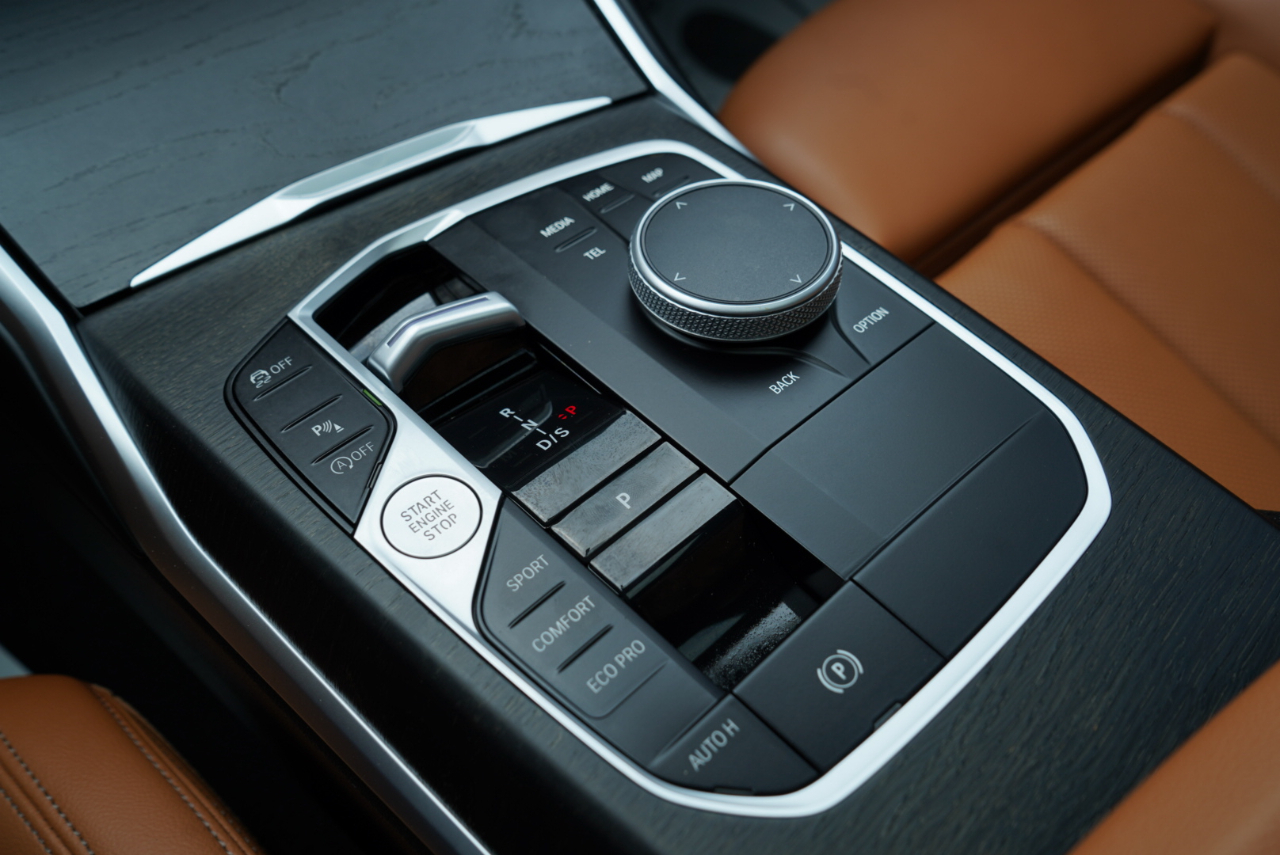 BMW 3 Series 330i xDrive Sedan 2023