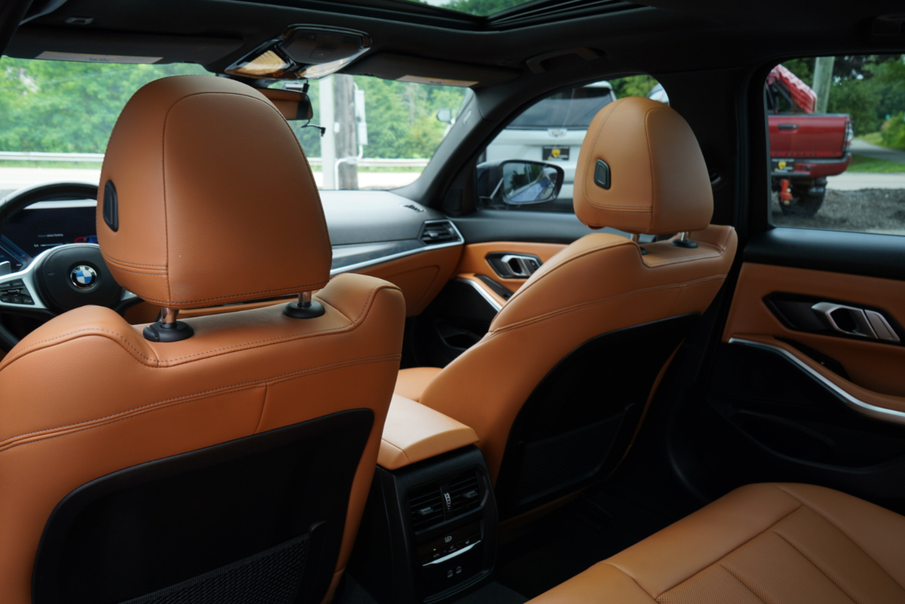 BMW 3 Series 330i xDrive Sedan 2023