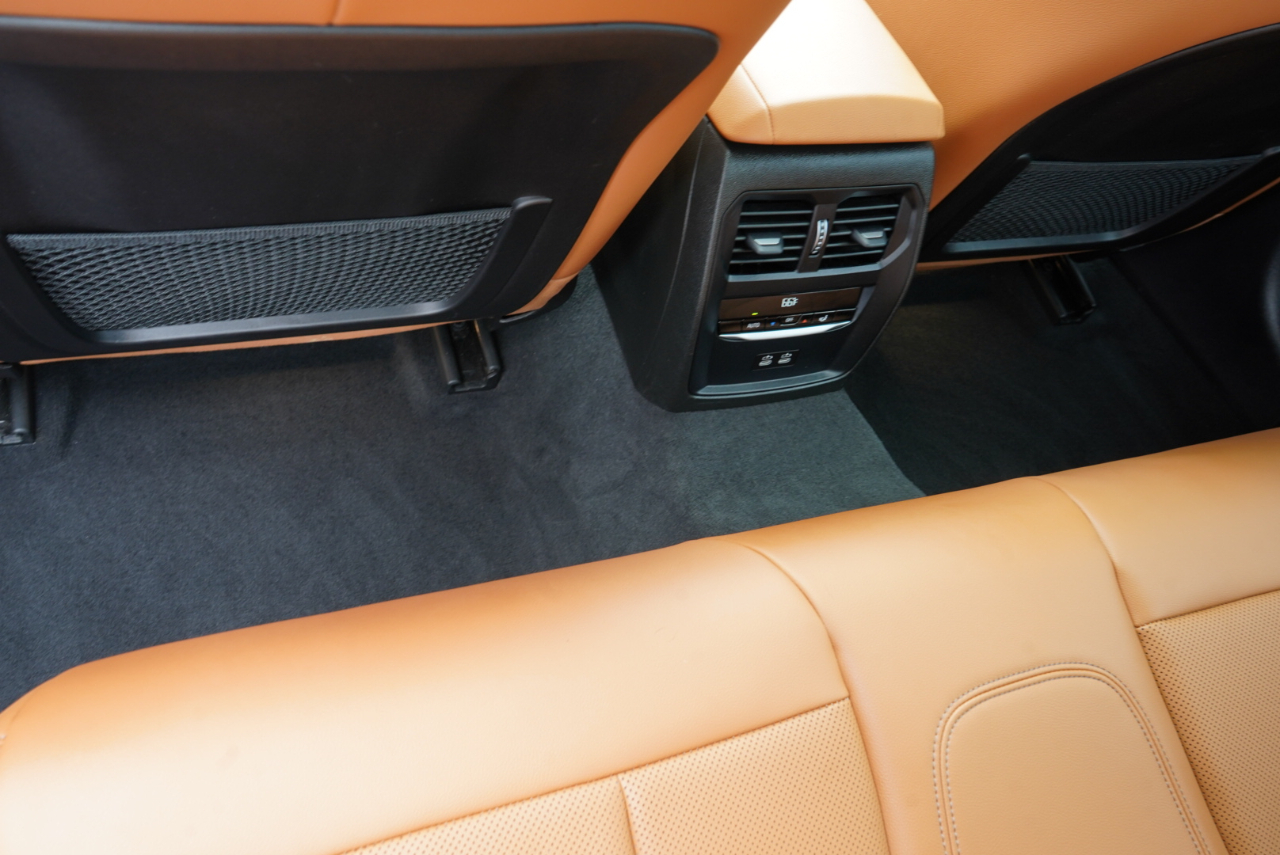 BMW 3 Series 330i xDrive Sedan 2023
