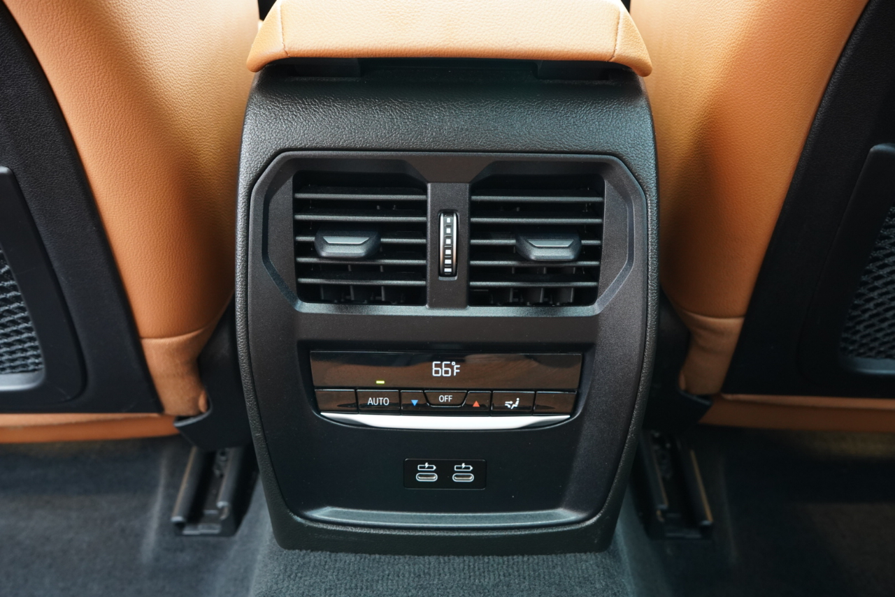 BMW 3 Series 330i xDrive Sedan 2023
