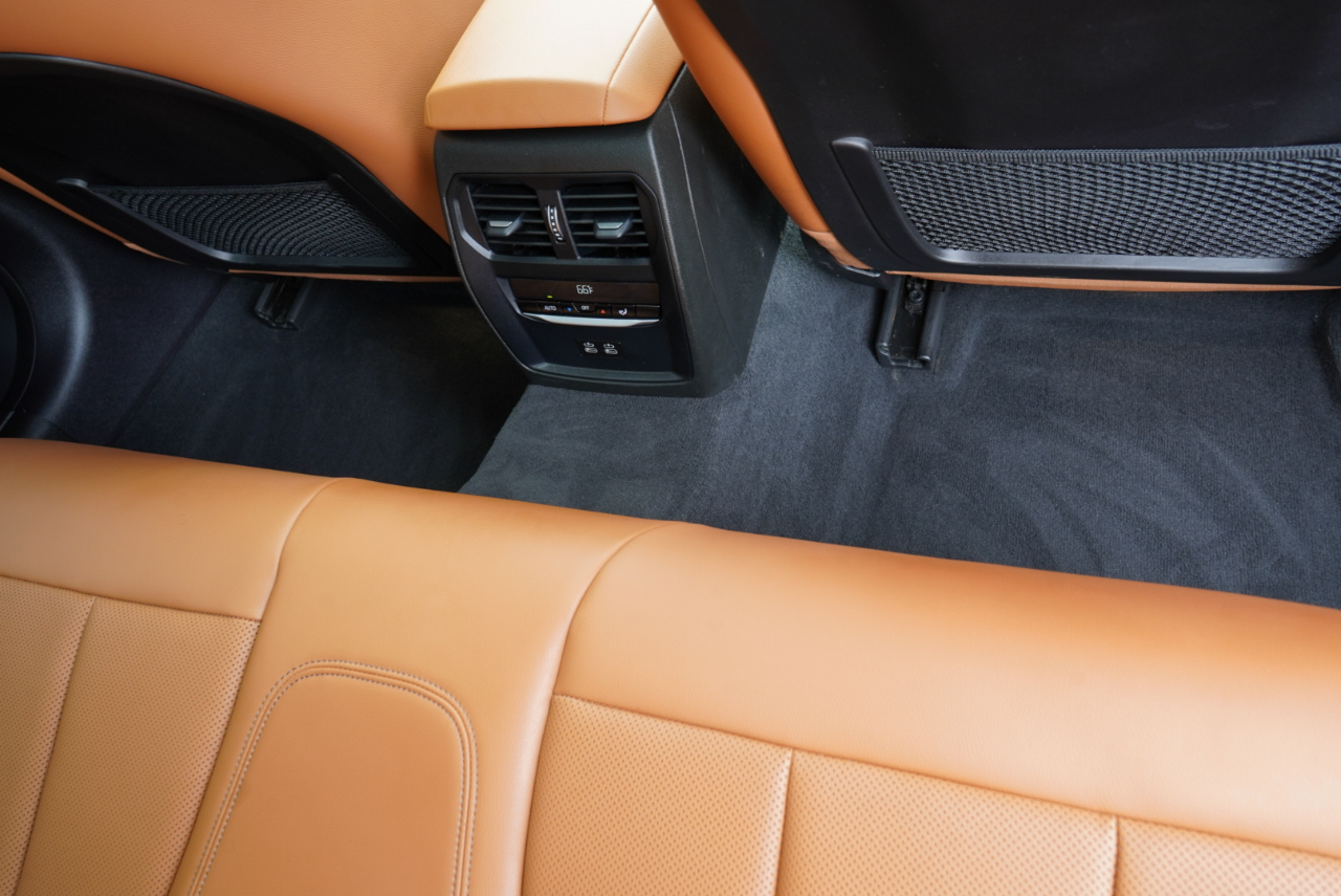 BMW 3 Series 330i xDrive Sedan 2023