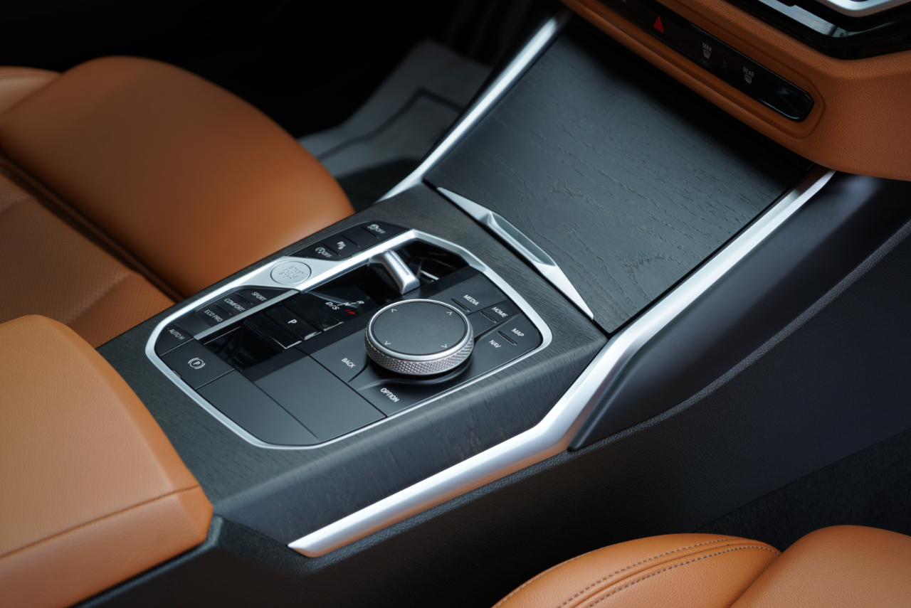 BMW 3 Series 330i xDrive Sedan 2023
