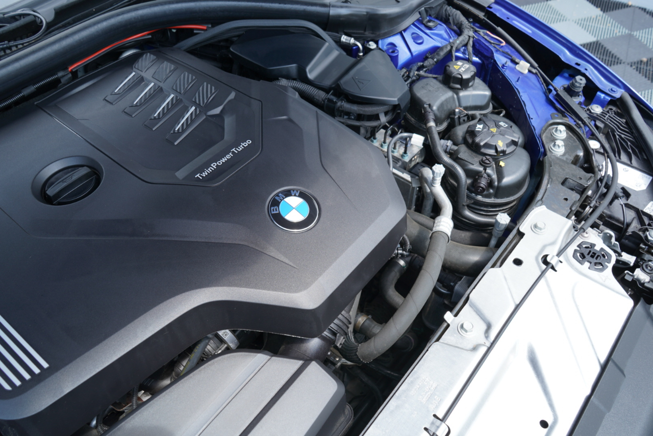 BMW 3 Series 330i xDrive Sedan 2023