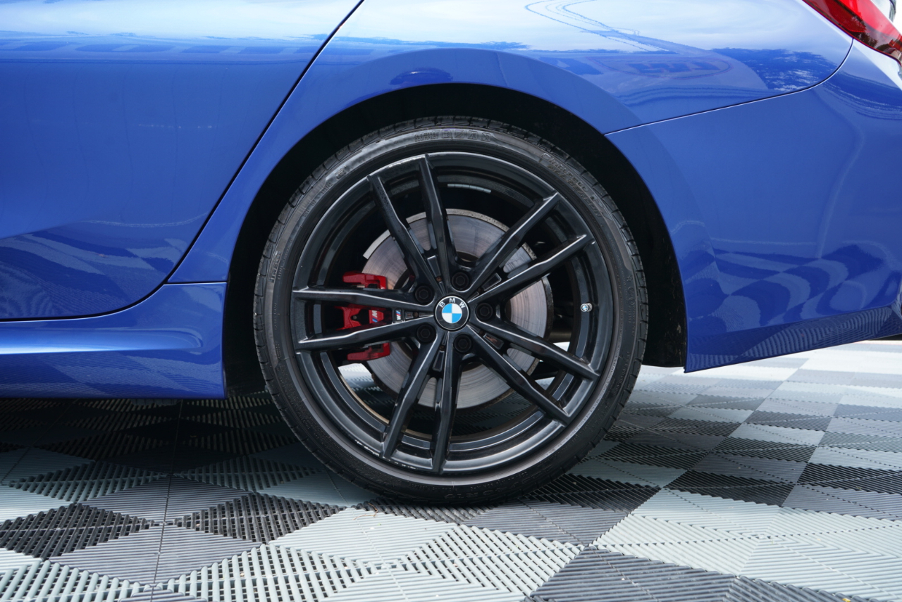 BMW 3 Series 330i xDrive Sedan 2023