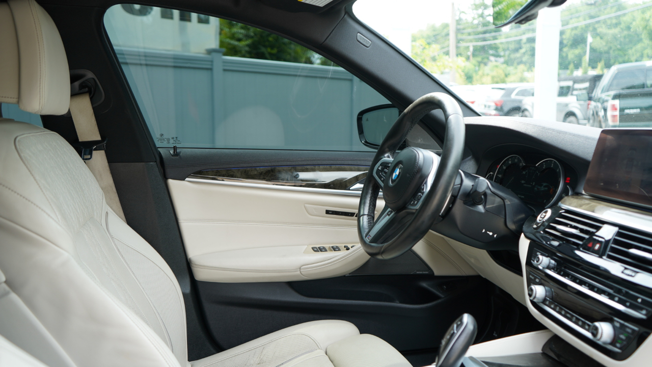 BMW 5 Series M550i xDrive Sedan 2019