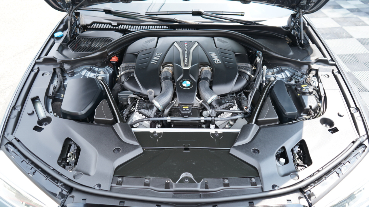 BMW 5 Series M550i xDrive Sedan 2019