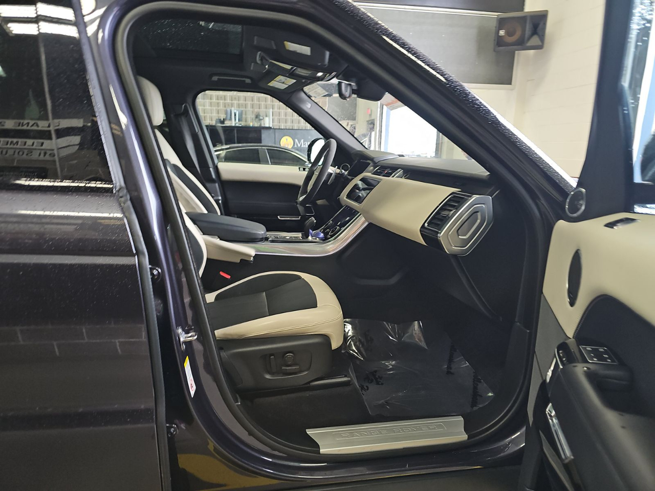 Land Rover Range Rover Sport Turbo i6 MHEV HST 2021