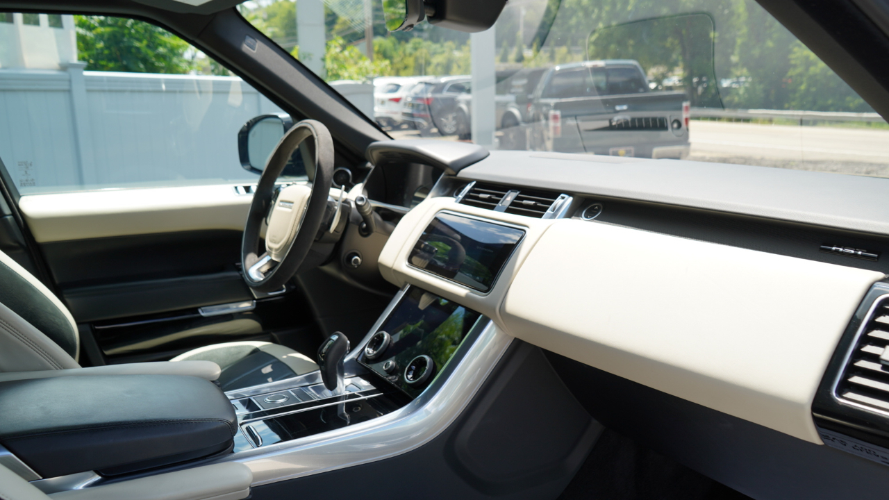 Land Rover Range Rover Sport Turbo i6 MHEV HST 2021