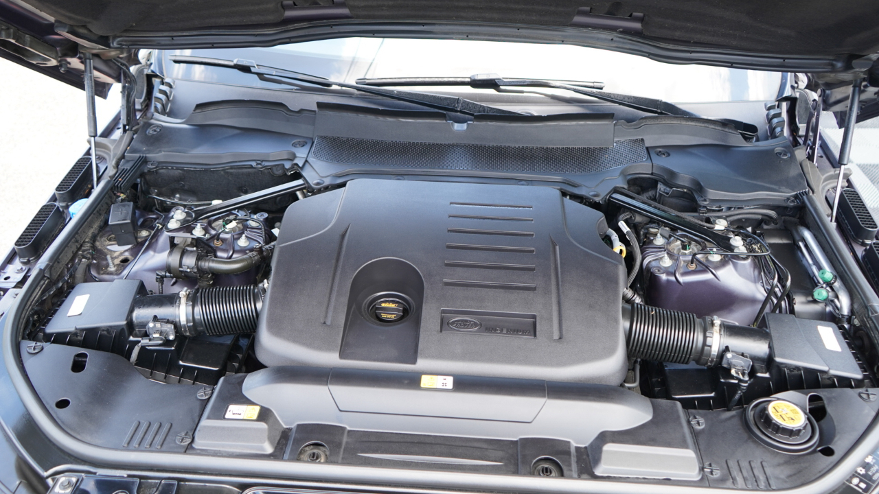 Land Rover Range Rover Sport Turbo i6 MHEV HST 2021