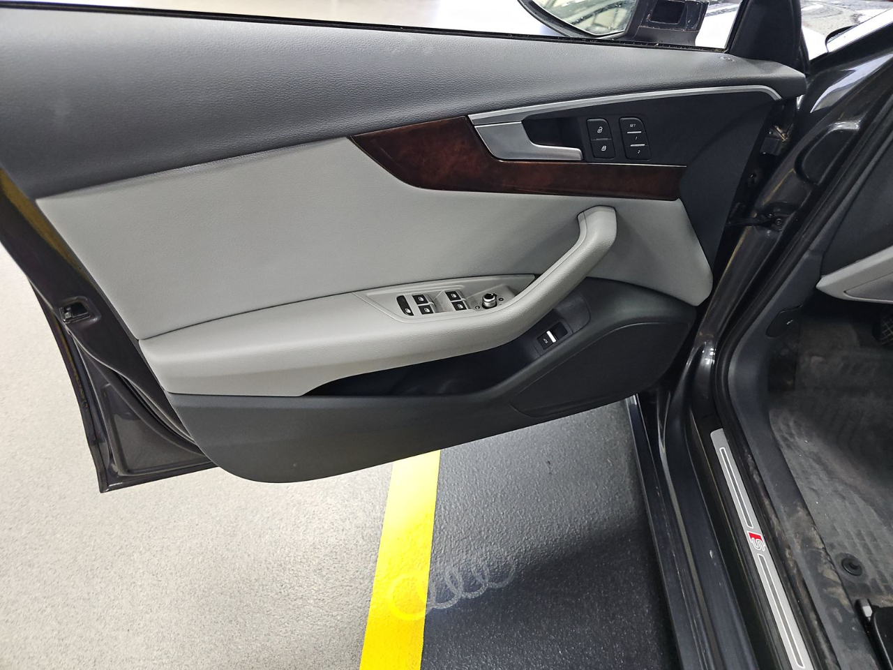 Audi A4 Premium 45 TFSI quattro 2019