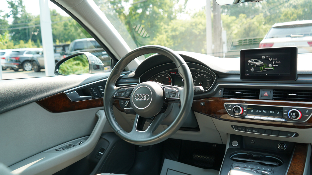 Audi A4 Premium 45 TFSI quattro 2019