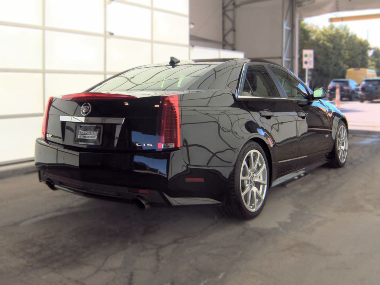 Cadillac CTS-V 4dr Sdn 2009