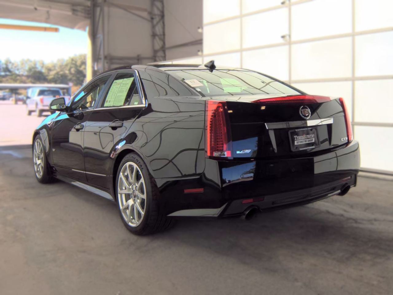 Cadillac CTS-V 4dr Sdn 2009